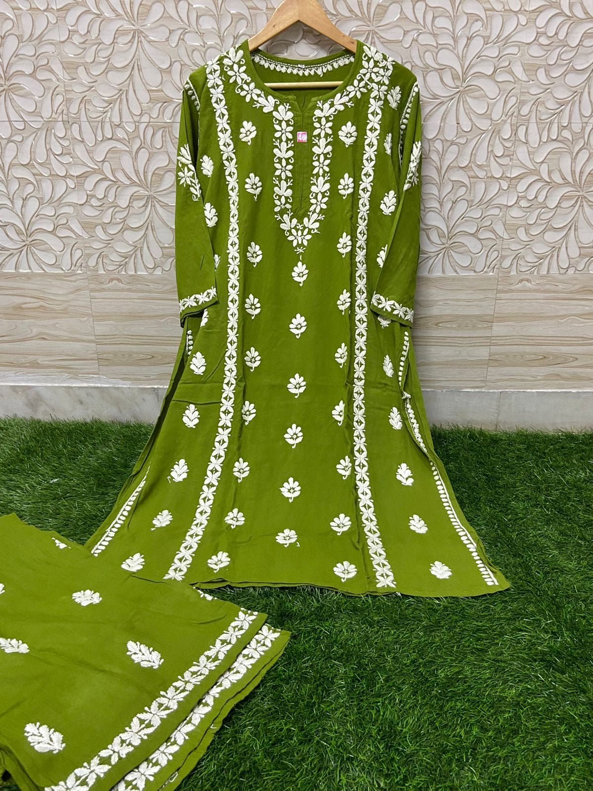 38 / green