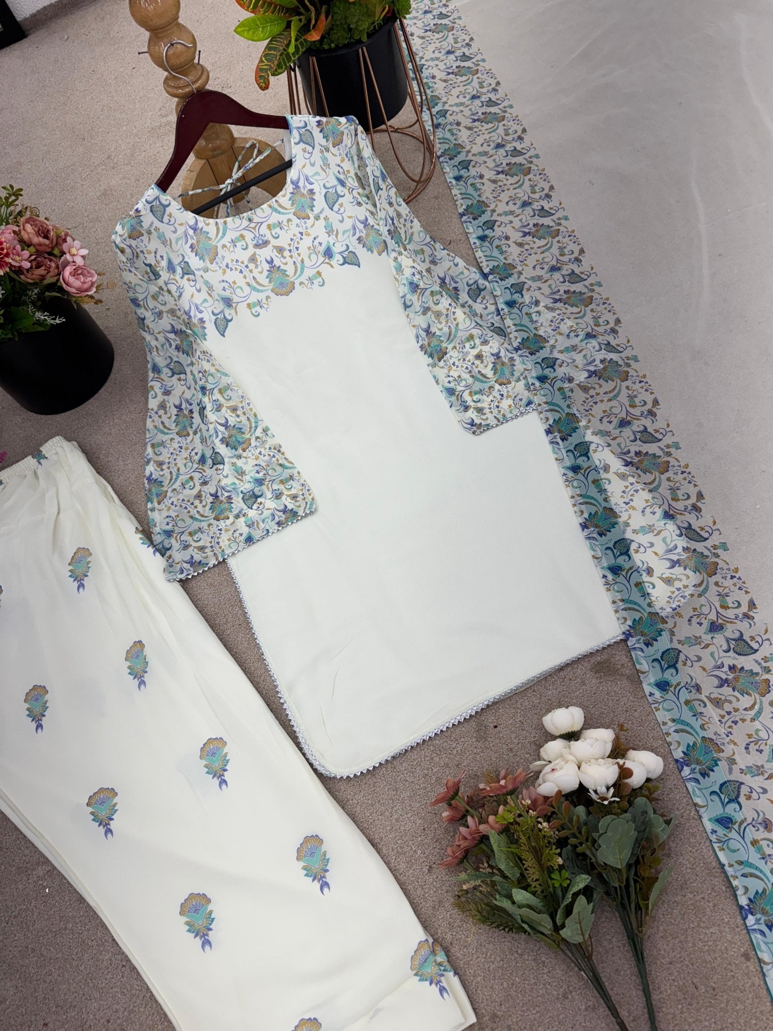 Ivory White Floral Embroidered Kurta Set with Organza Dupatta - Chikankari official