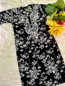 Judwa Buy 1 Get 1 Free Mul Floral Kurtas - Chikankari official