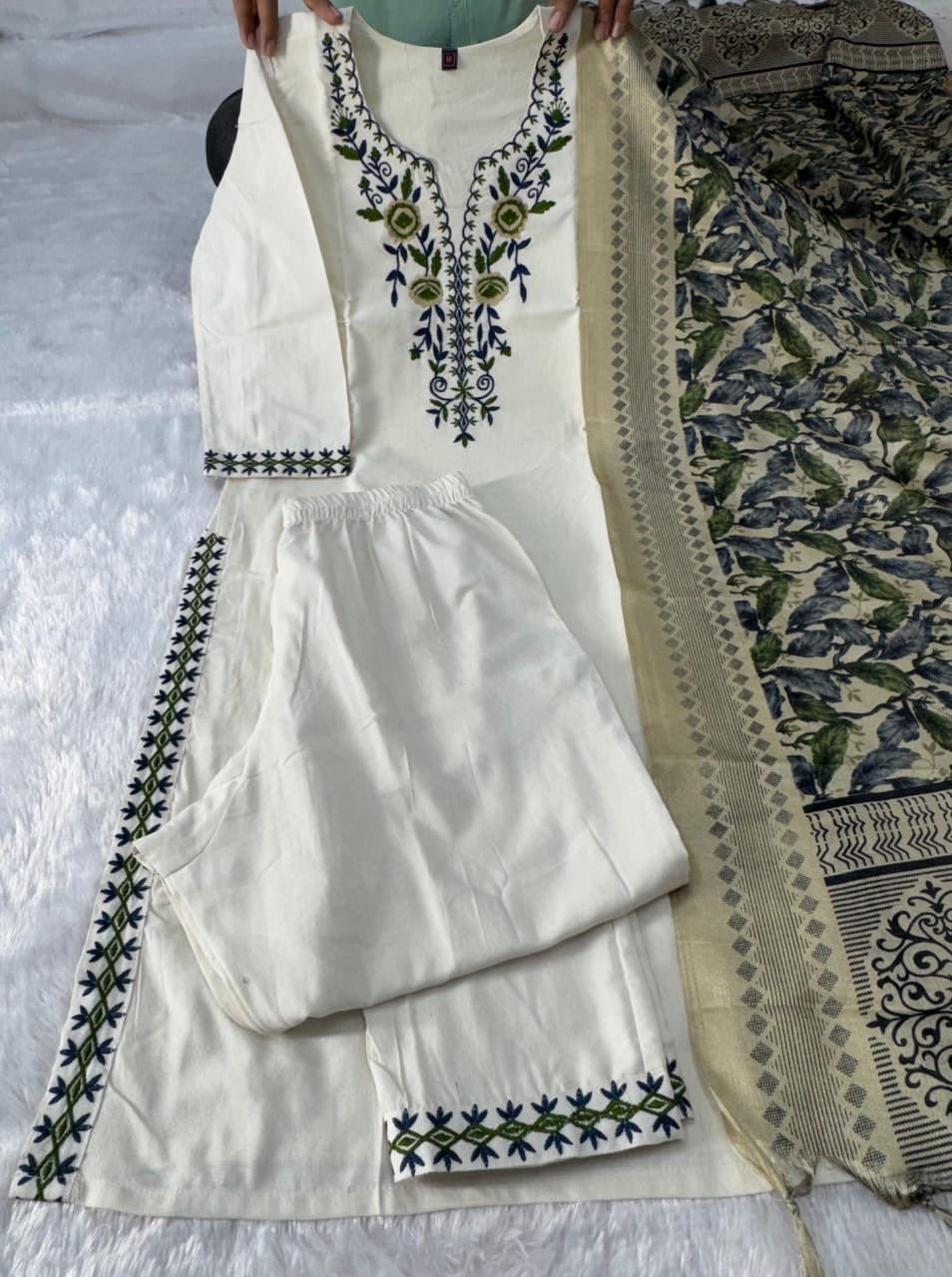 Khadi Cotton embroidered 3pc Set - Chikankari official