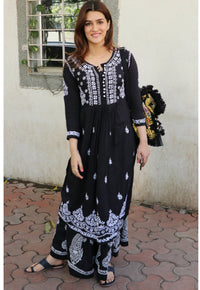 Kriti Sanon’s Modal B&W Kurta Set - Chikankari official