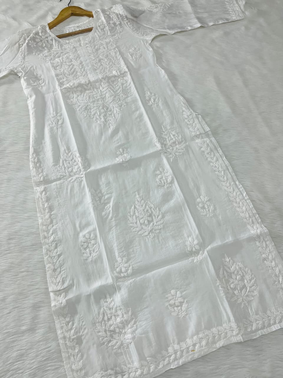 Light weight butter soft Ombre dyed kurta - Chikankari official