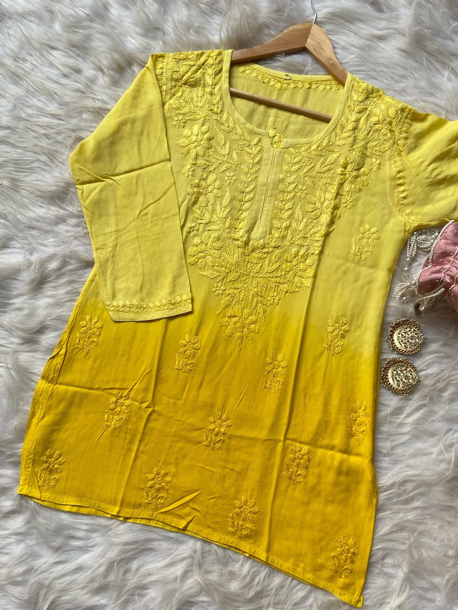 38 / yellow