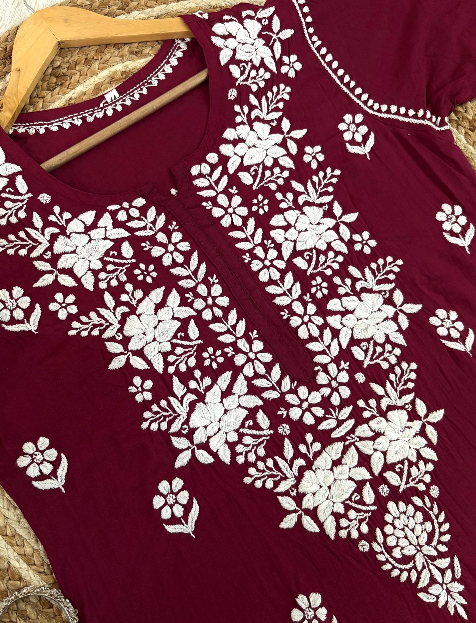 Lucknowi Chikankari Polister Thread Beautiful Ghas Patti Hand Modal Kurti - Chikankari official