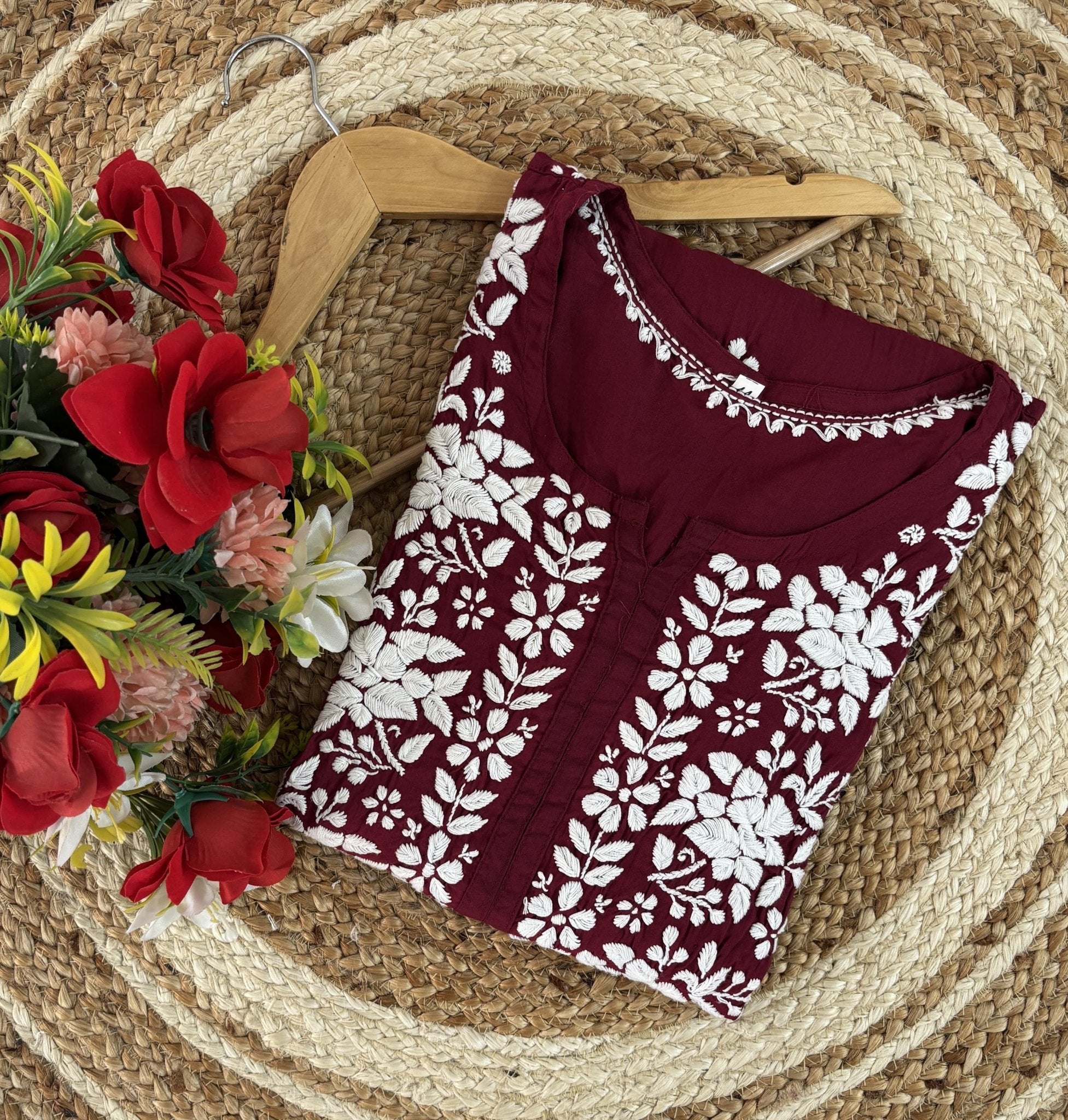 Lucknowi Chikankari Polister Thread Beautiful Ghas Patti Hand Modal Kurti - Chikankari official