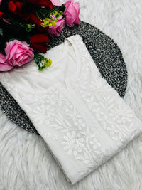 Modal Beautiful Lucknowi Kurti - Chikankari official