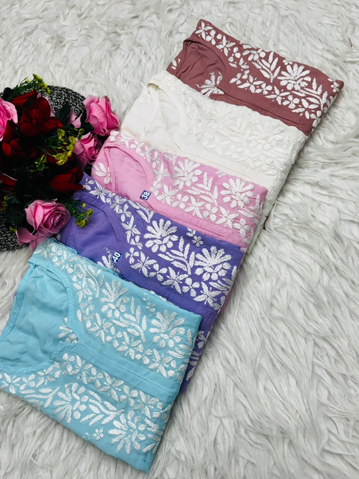Modal Beautiful Lucknowi Kurti - Chikankari official