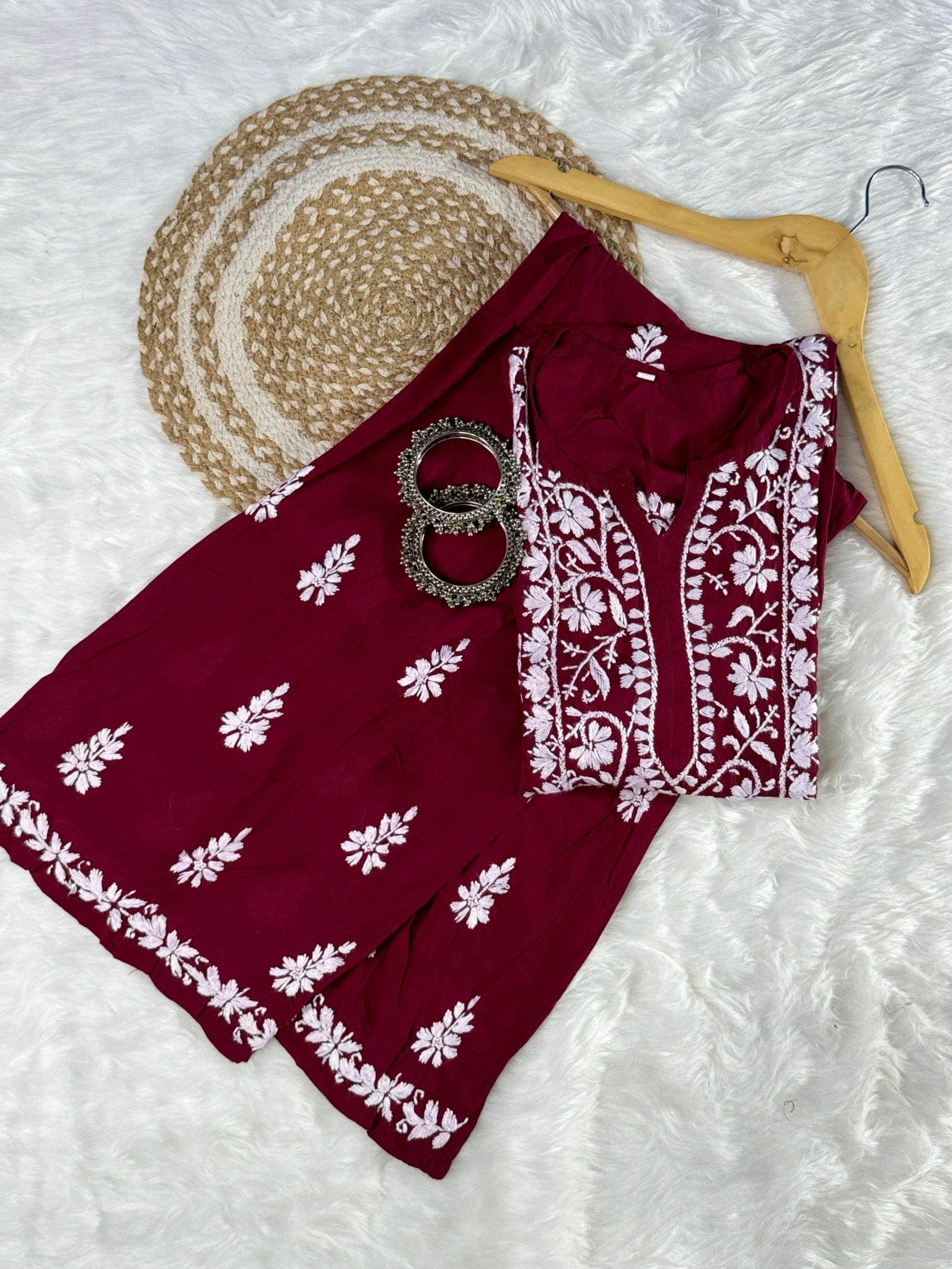38 / maroon