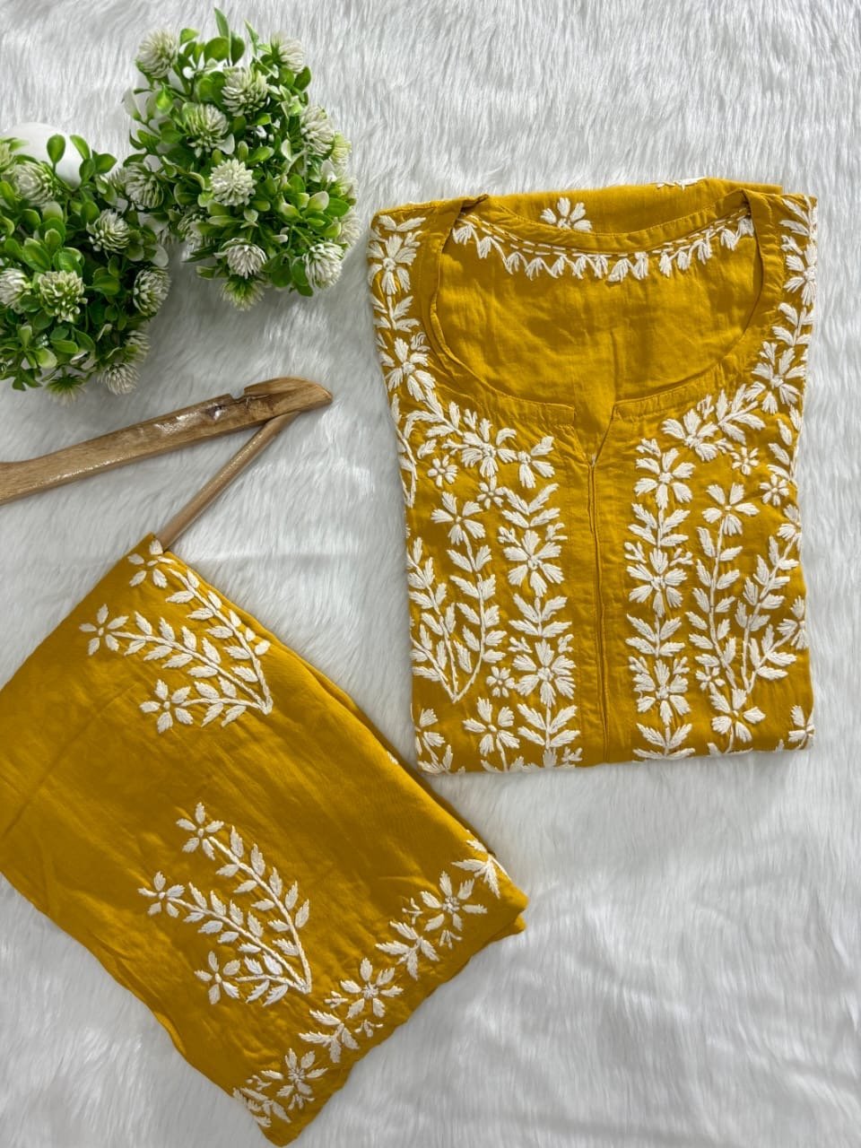 38 / mustard