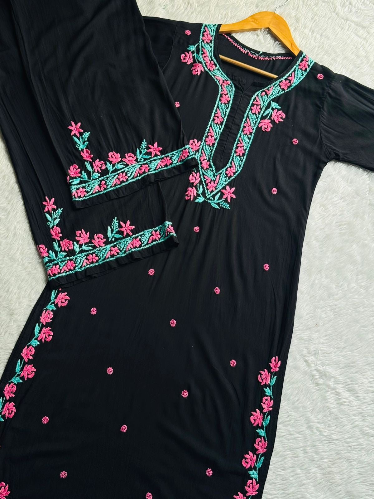 Modal Dual thread soft kurta set - Chikankari official
