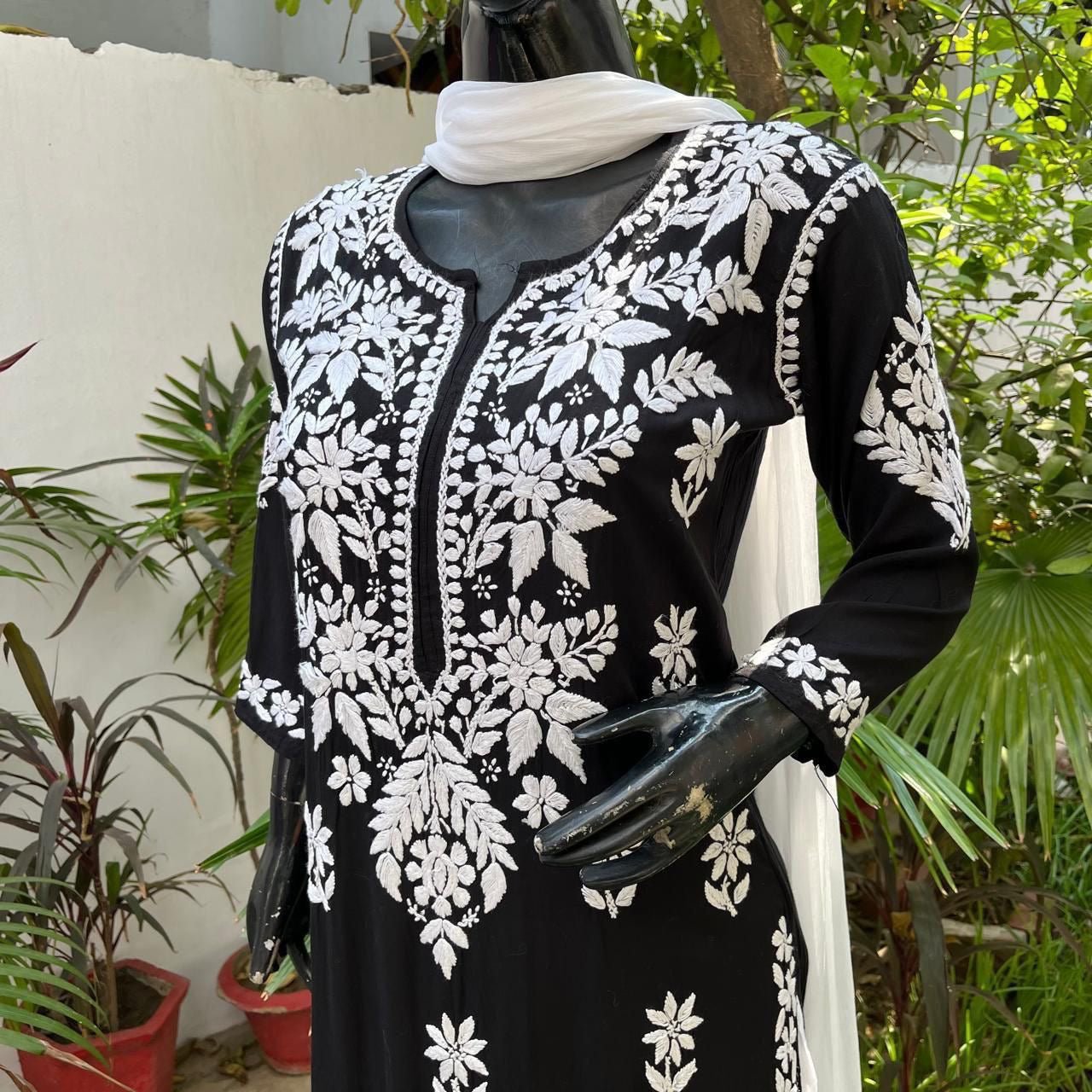 Modal heavy daman Kurta + Makhmal dupatta + modal plazzo - Chikankari official