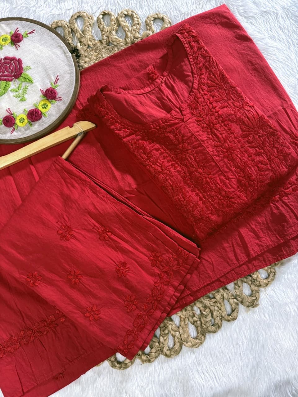 38 / red