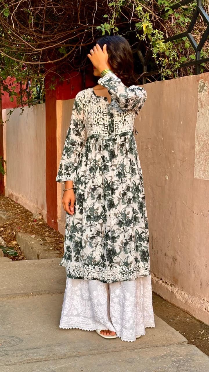Mul Mul leaves embroidery - Chikankari official