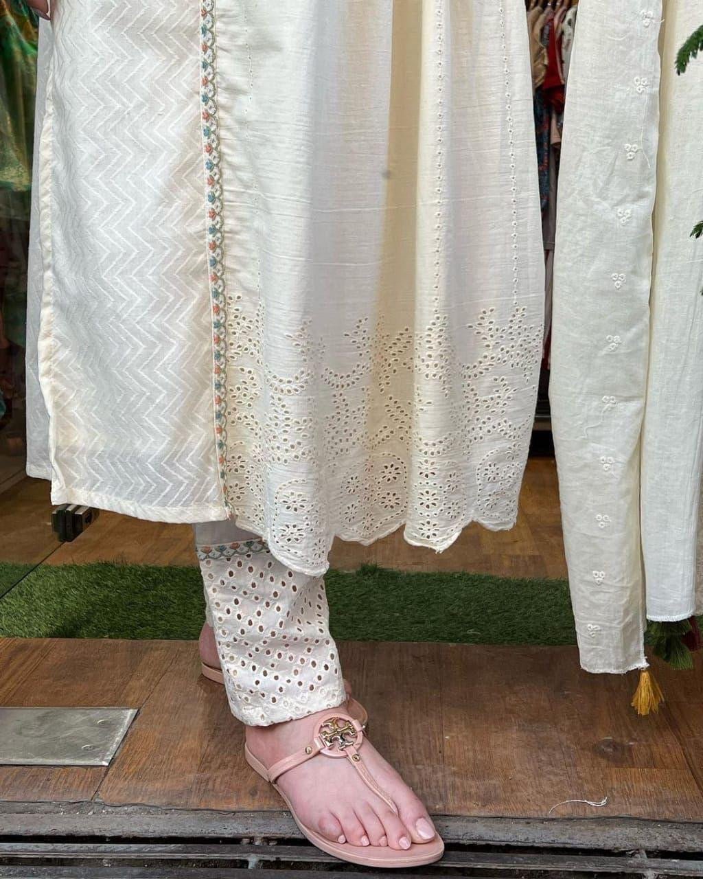 Nikhat Safed Shiffli Kurta Pant dupatta 3pc Set - Chikankari official