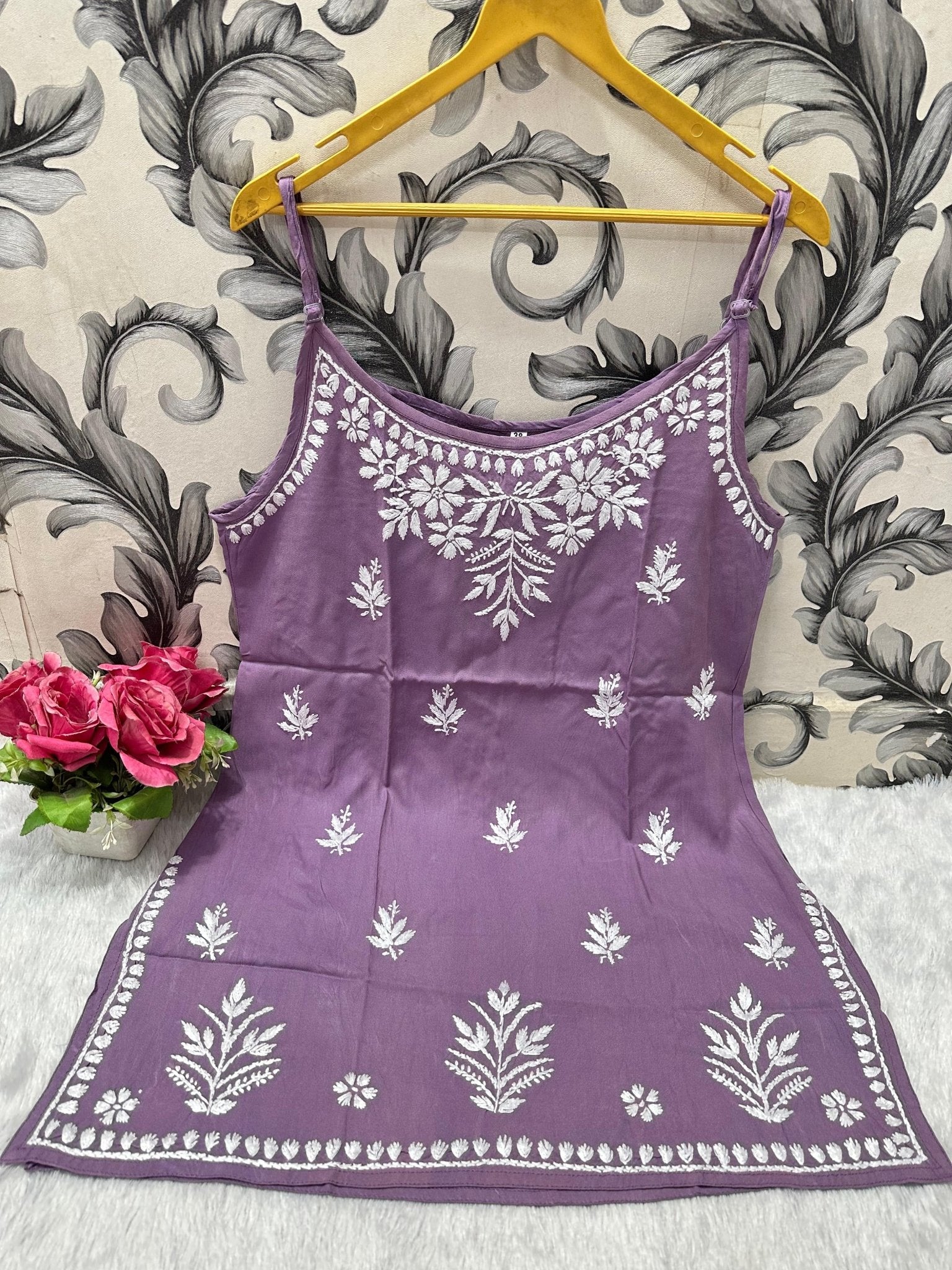 Noodle starp short Chikankari Kurti - Chikankari official