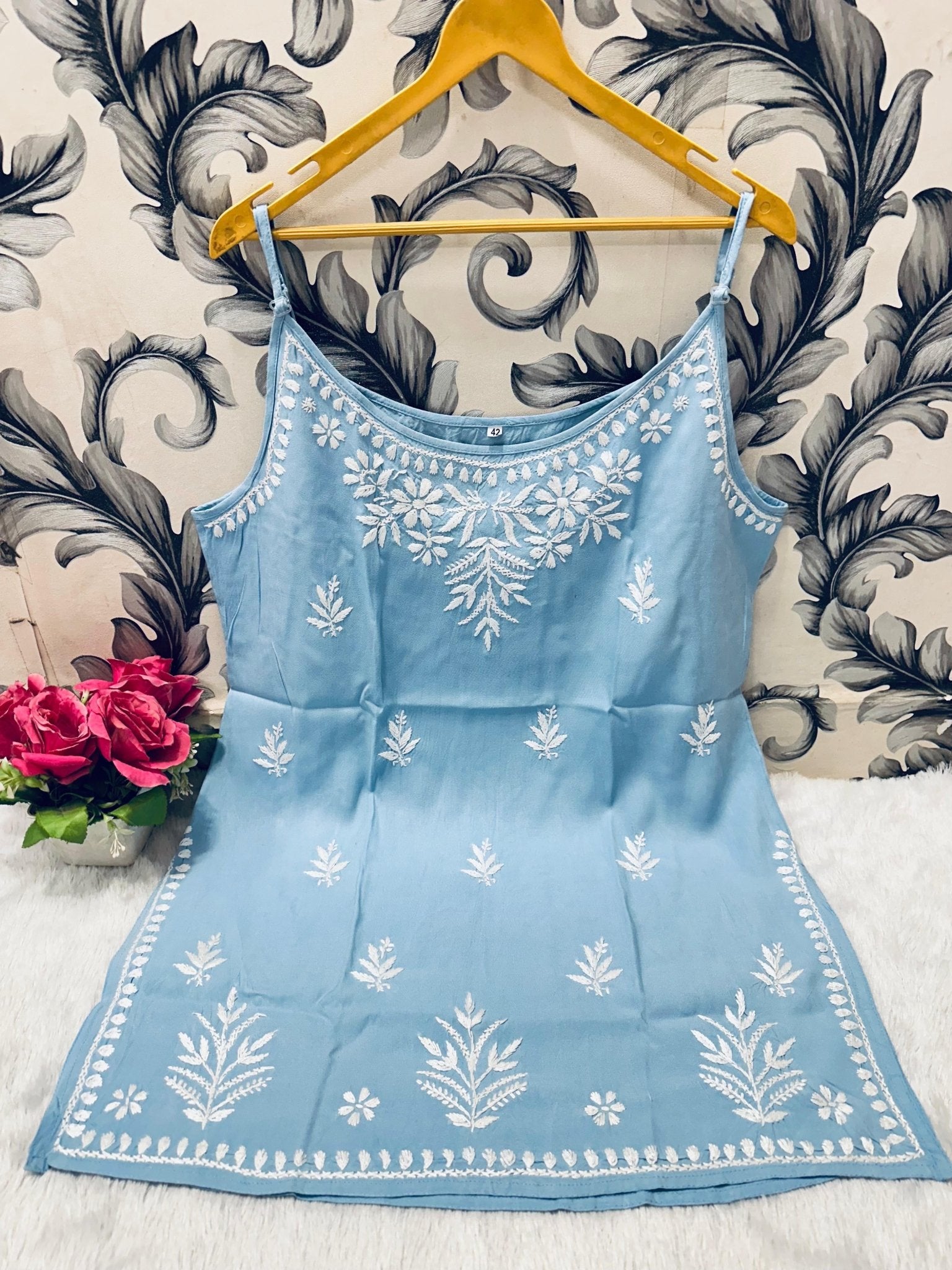 Noodle starp short Chikankari Kurti - Chikankari official