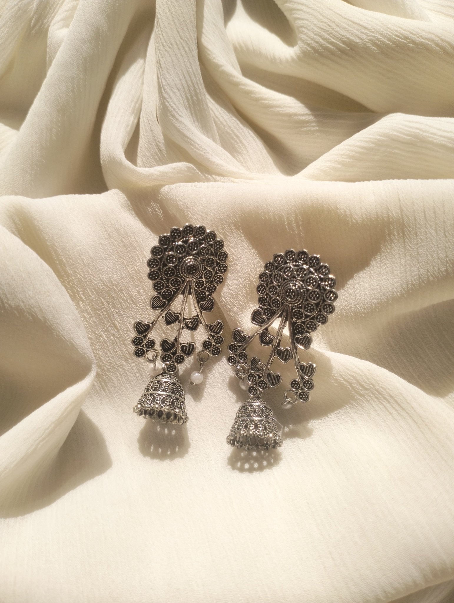 Noor Pearl Drop Earrings