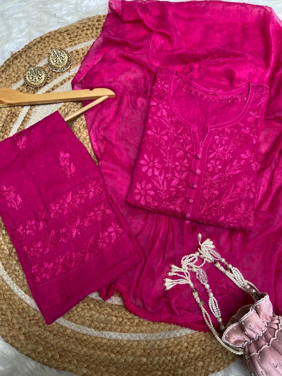 38 / hot pink