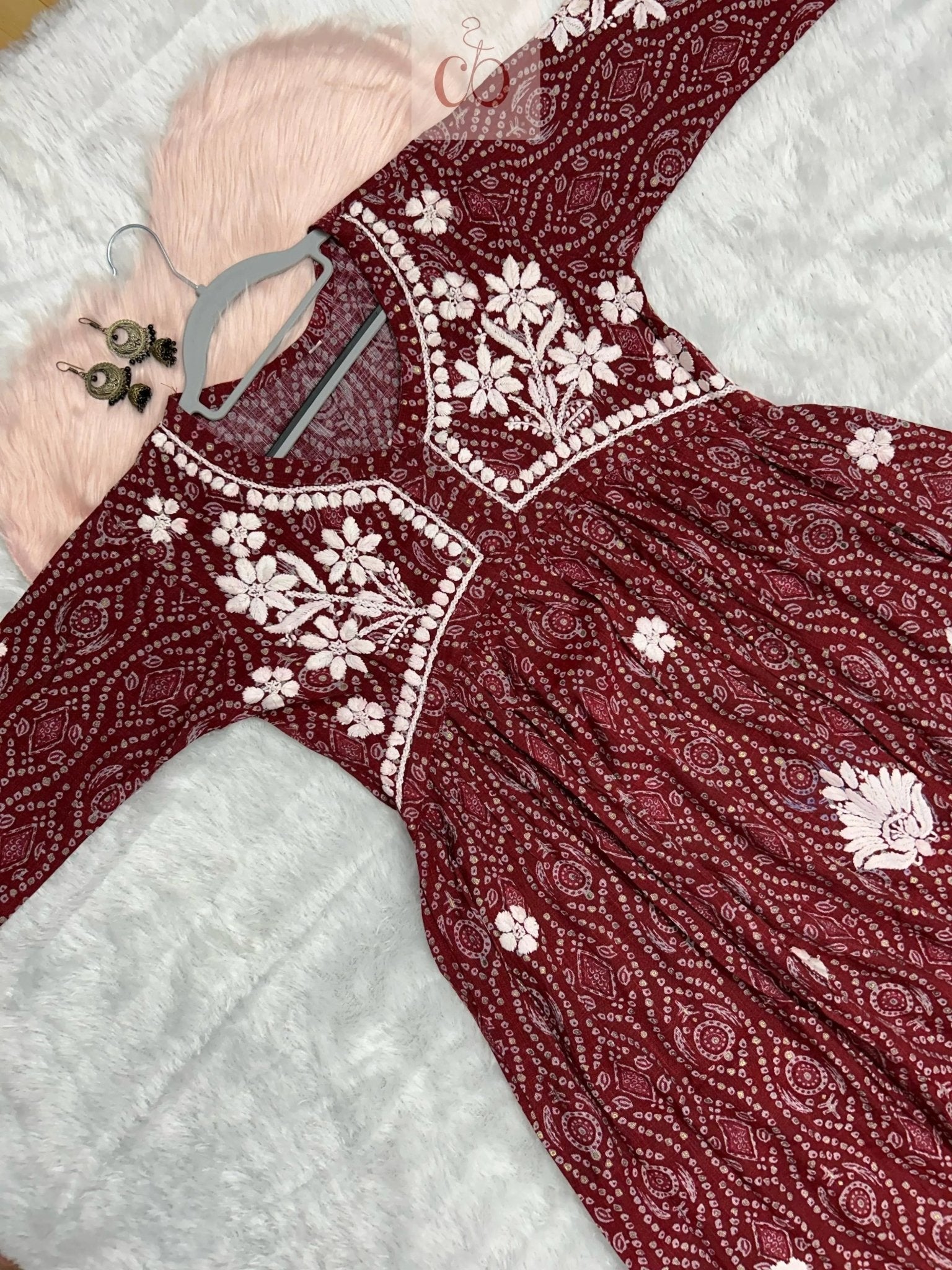 38 / red