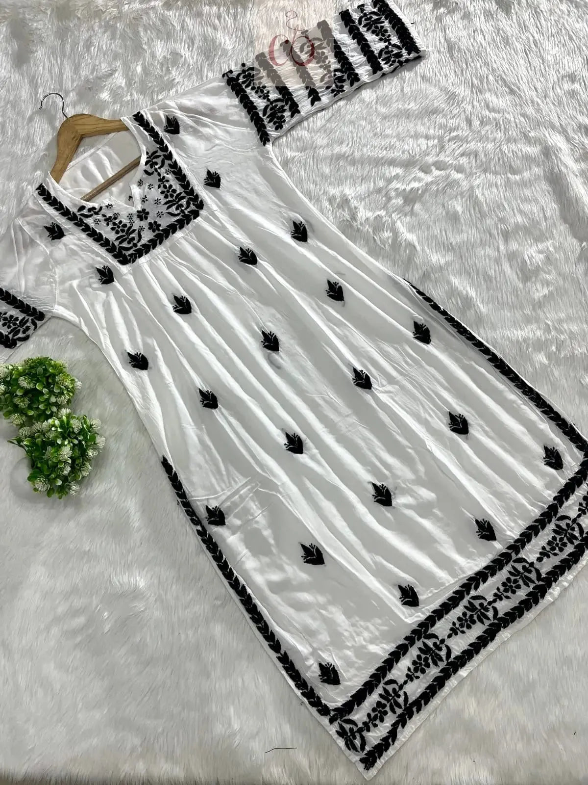 Nyra White With Black Thread Of Chikankari Combo With Pant ( Deepa & Swati Special ) - Chikankari official