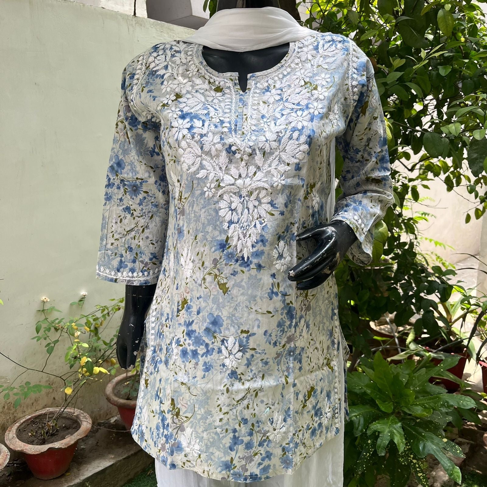 Office & College Wear Mul Short Tops - Chikankari official