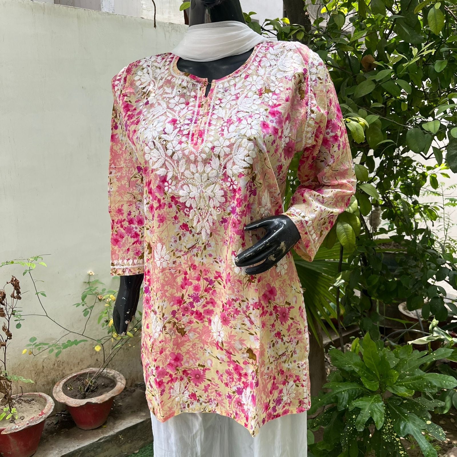 Office & College Wear Mul Short Tops - Chikankari official