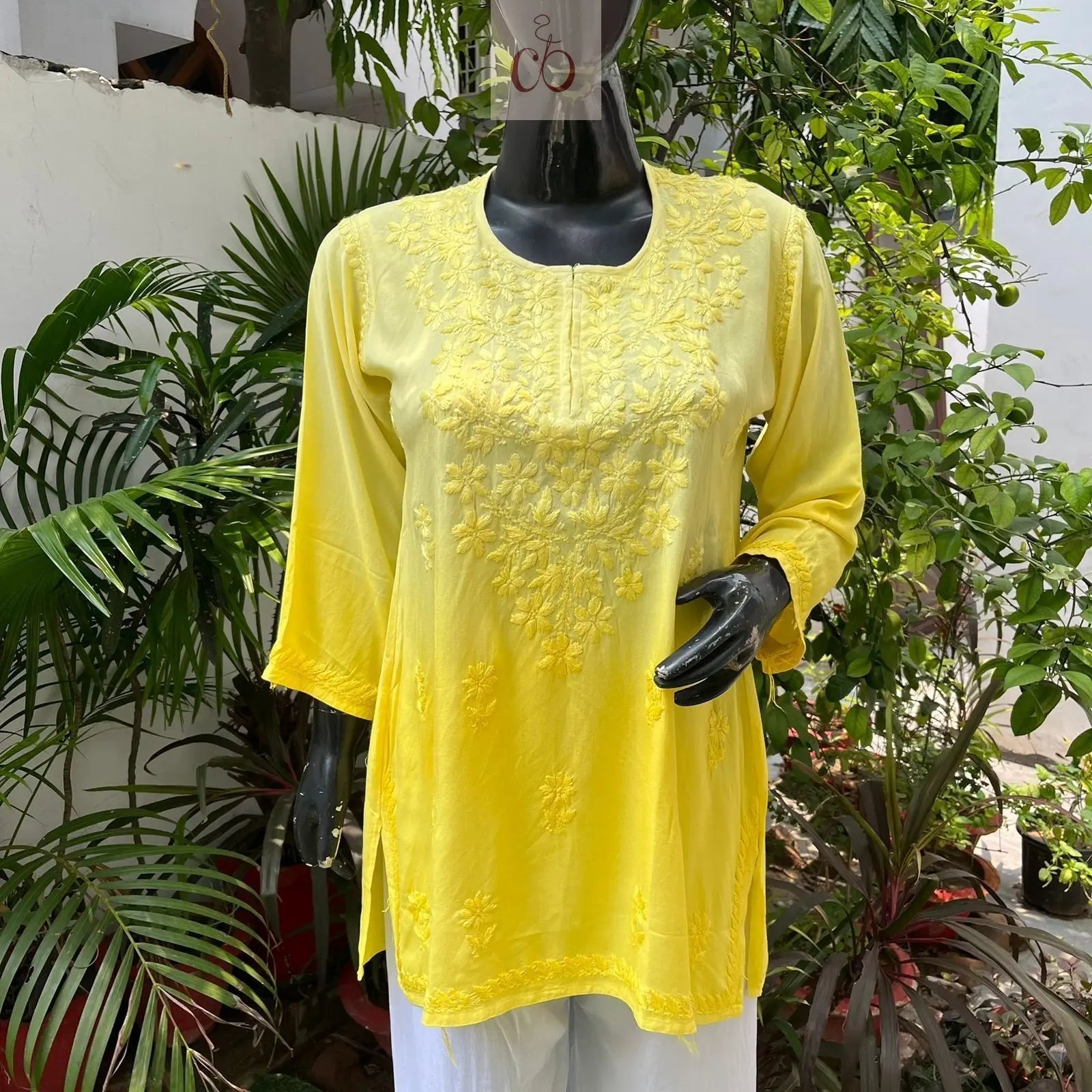 38 / yellow