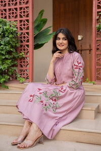 Panel Wotk Heavy embroidery pleated Pattern kurta & Pant - chikankariofficial