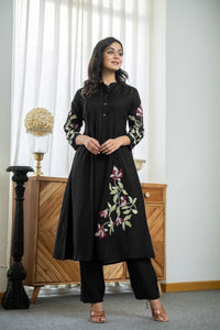 Panel Wotk Heavy embroidery pleated Pattern kurta & Pant - chikankariofficial