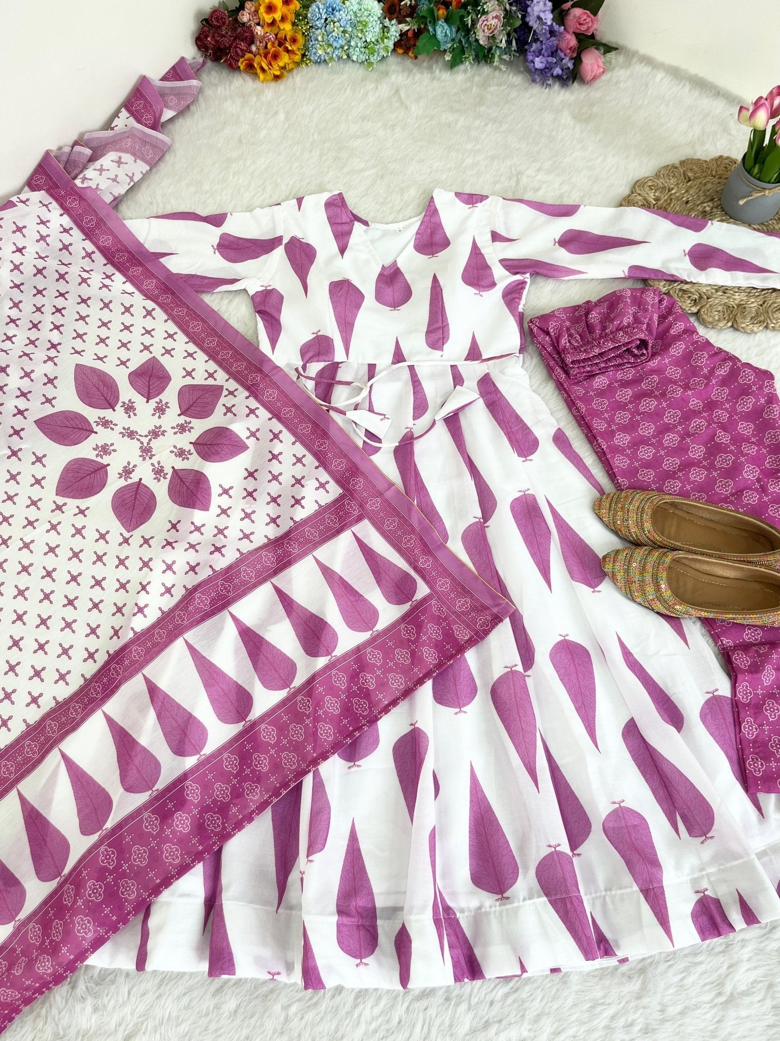 PARTY WEAR SUIT - Chikankari official