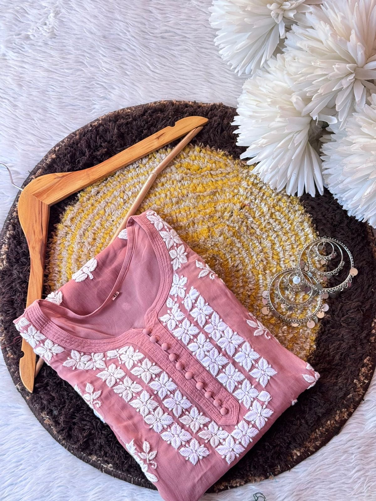 38 / pink