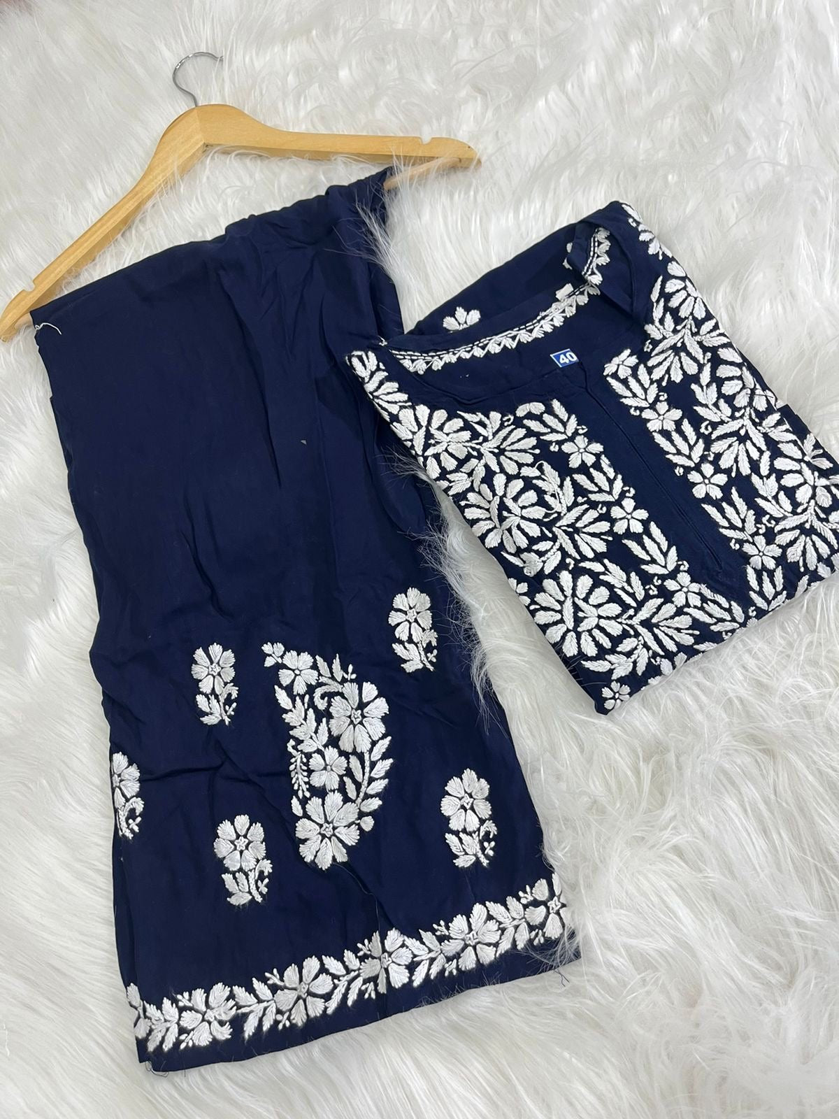 38 / navy blue