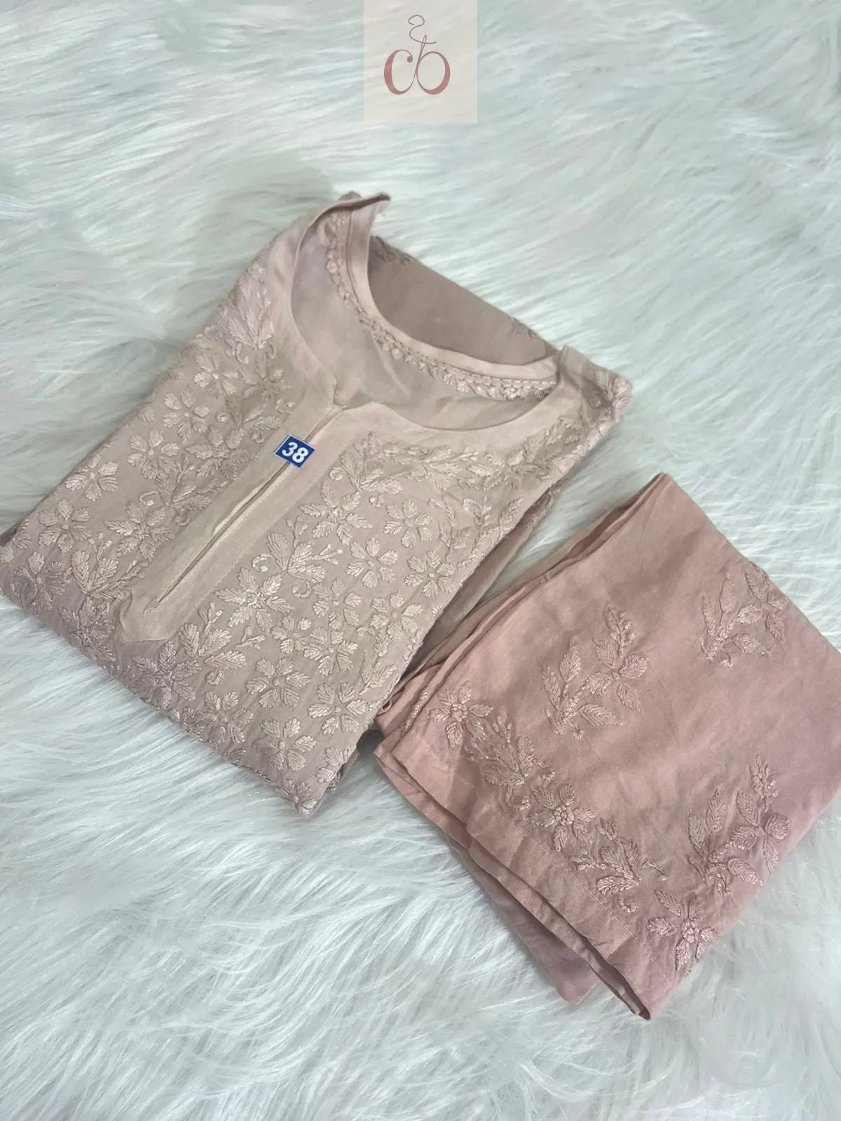 38 / cream