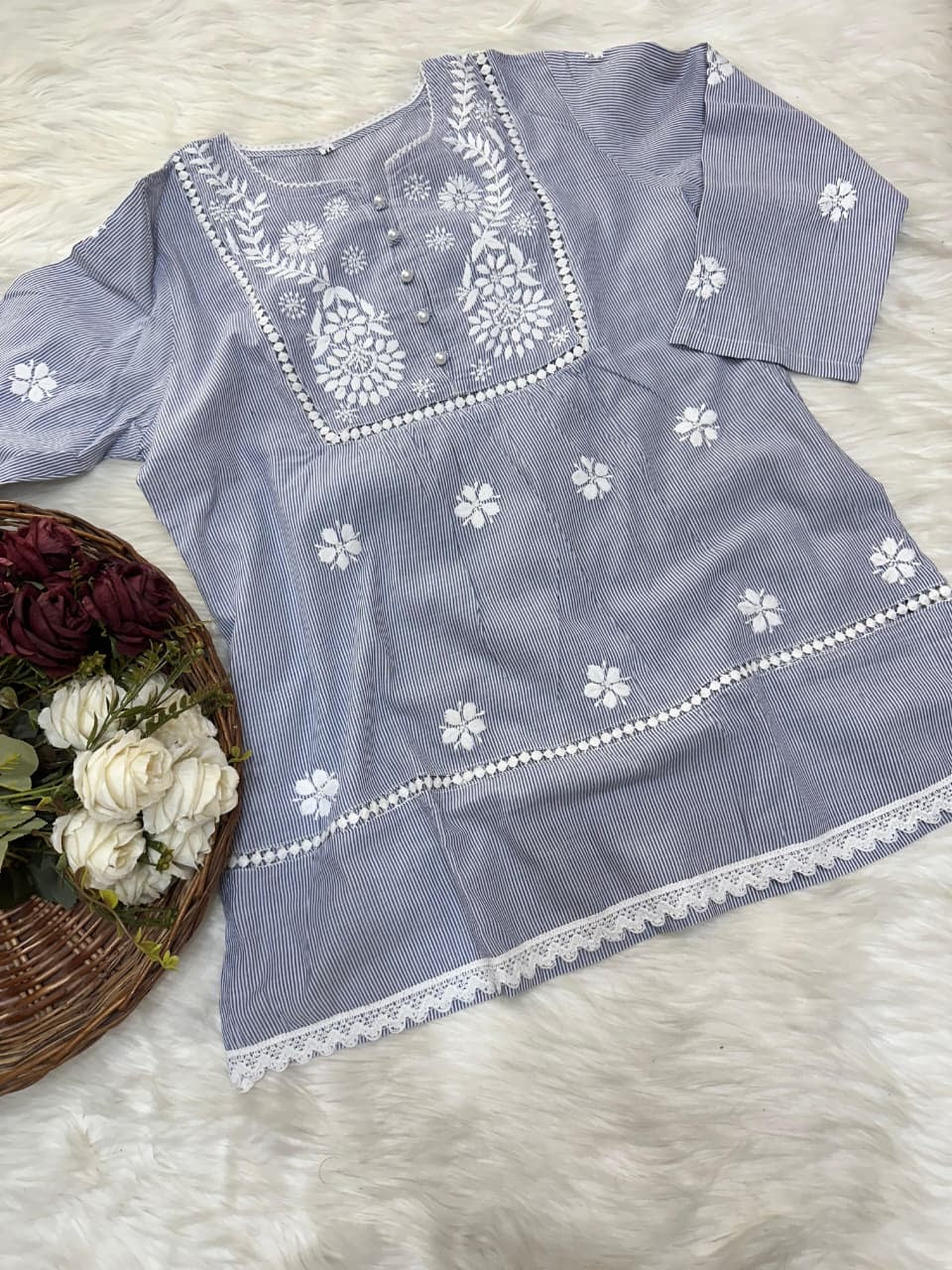 Printed cotton short top with lace work - Chikankari official