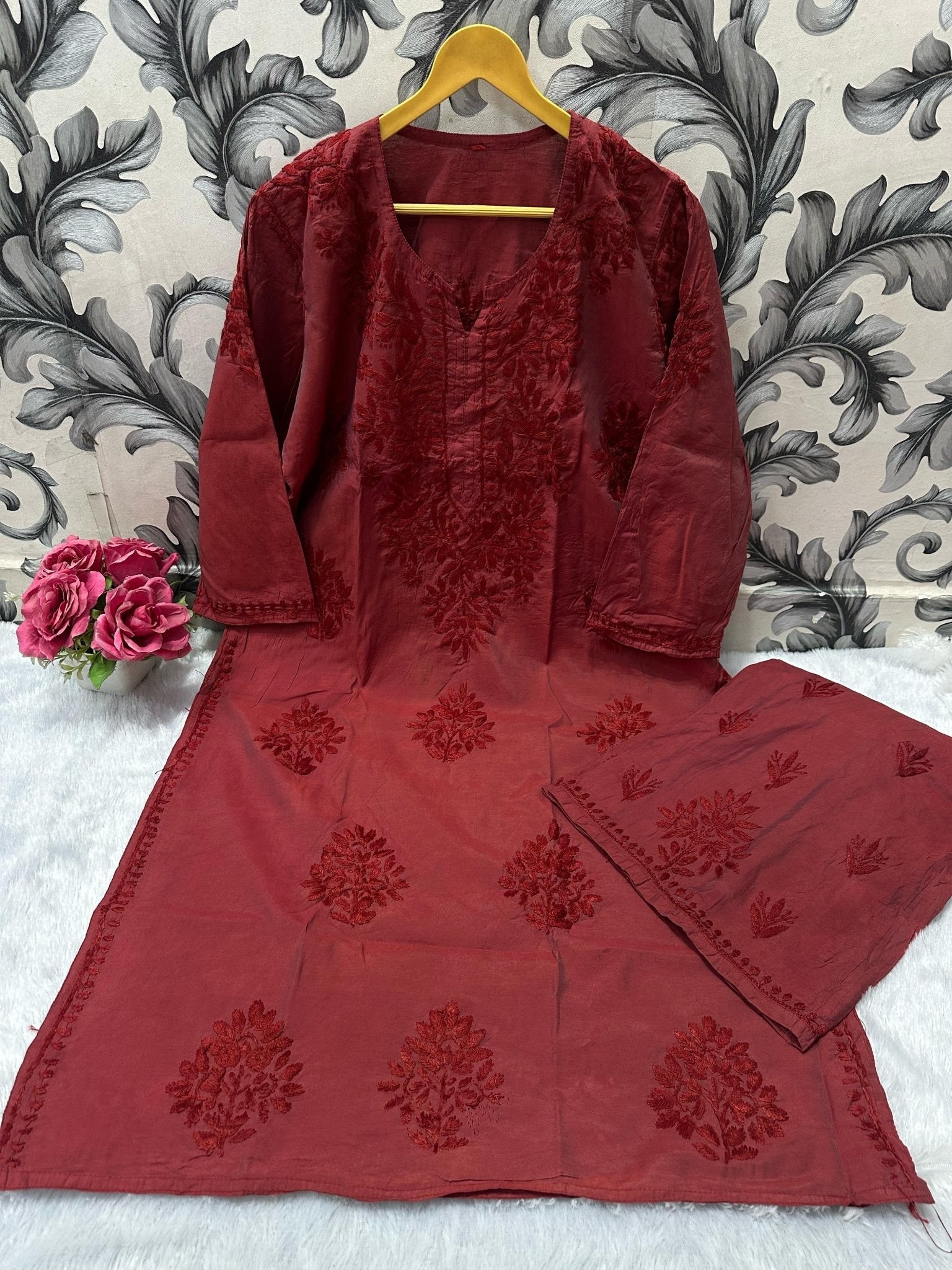 38 / red