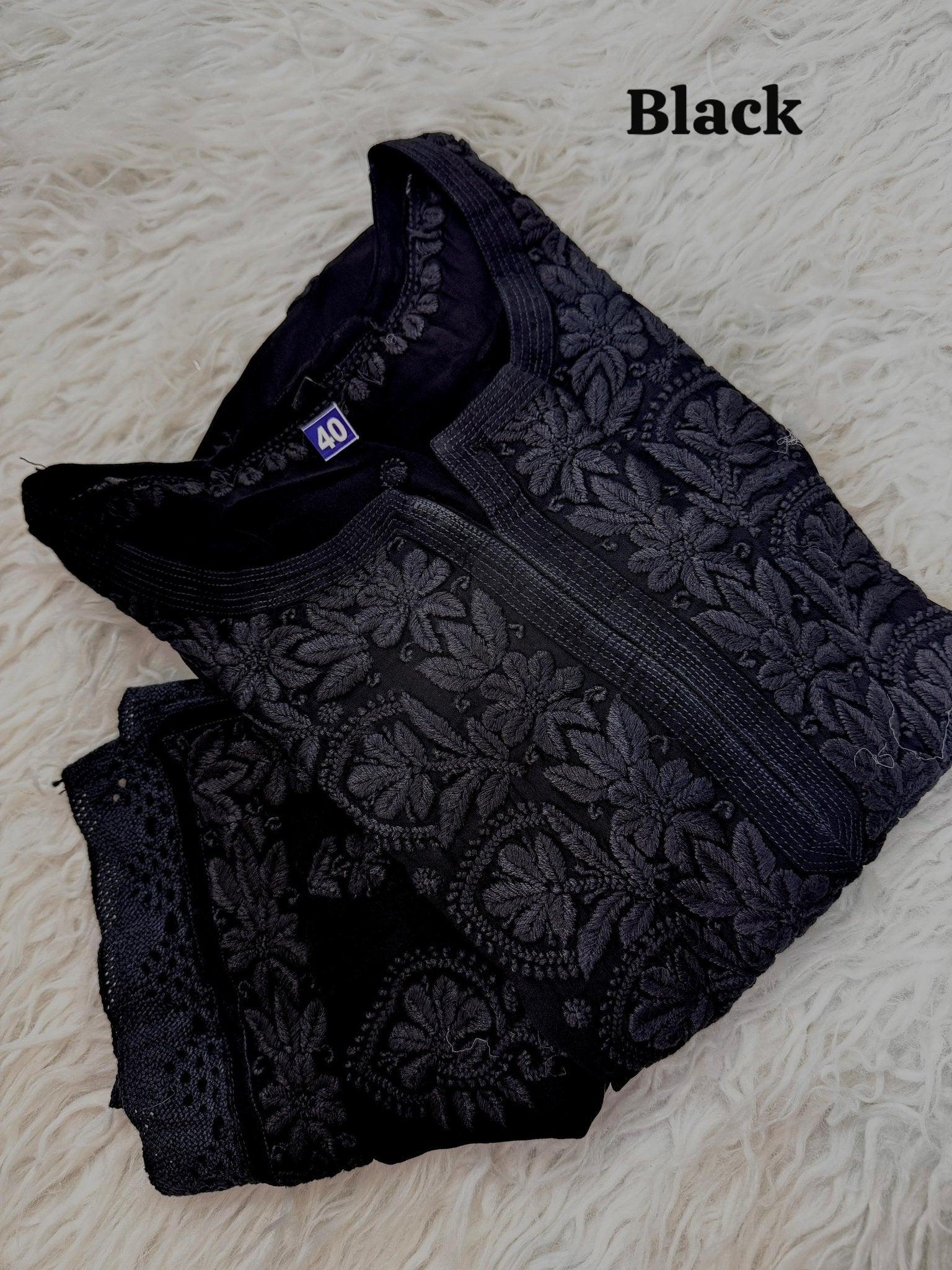 32 / black