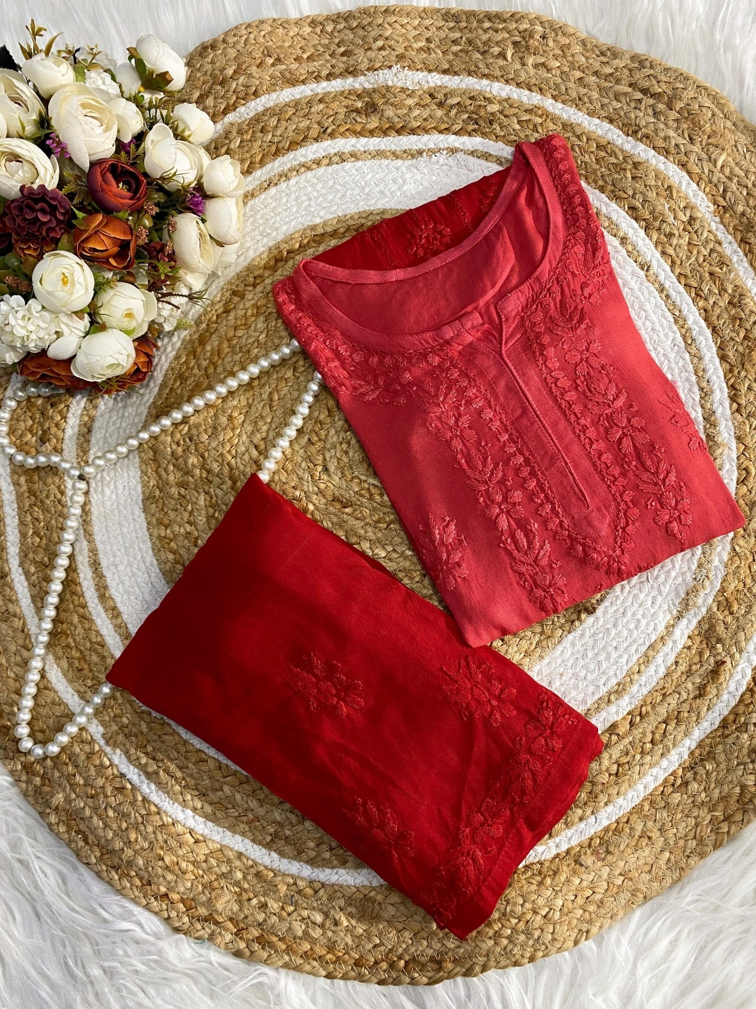 38 / red
