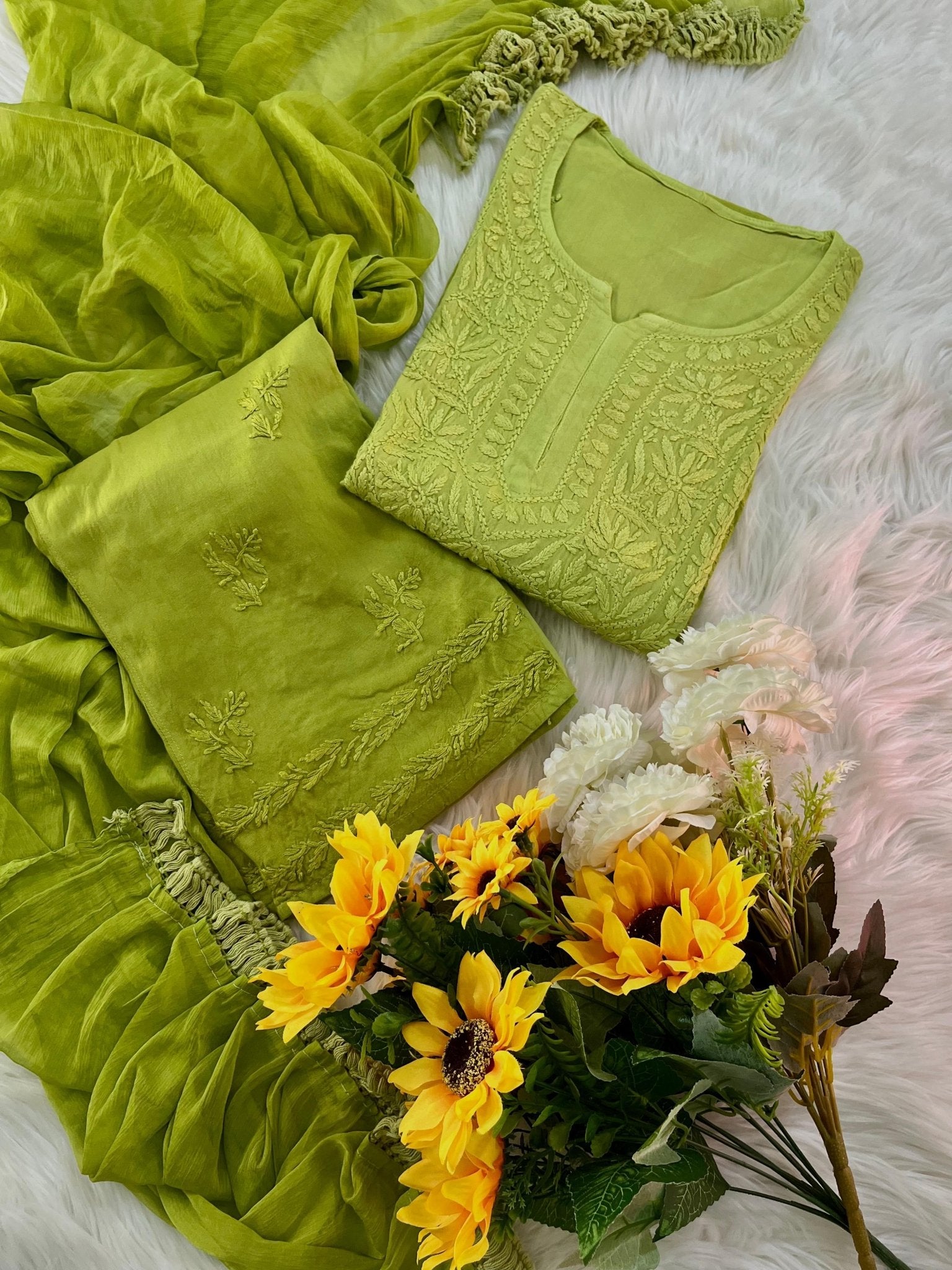 Rangrez 3pc Ombre Soft Crafted Designer Set - Chikankari official
