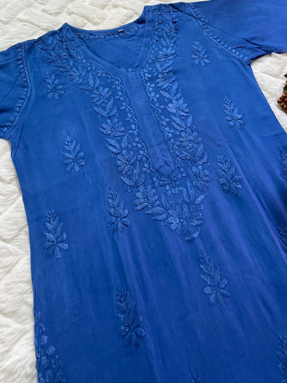 Rangrez Dual V neck Shaded 3pc Set - Chikankari official