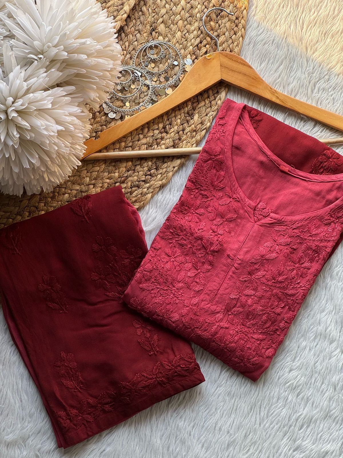 34 / dark red