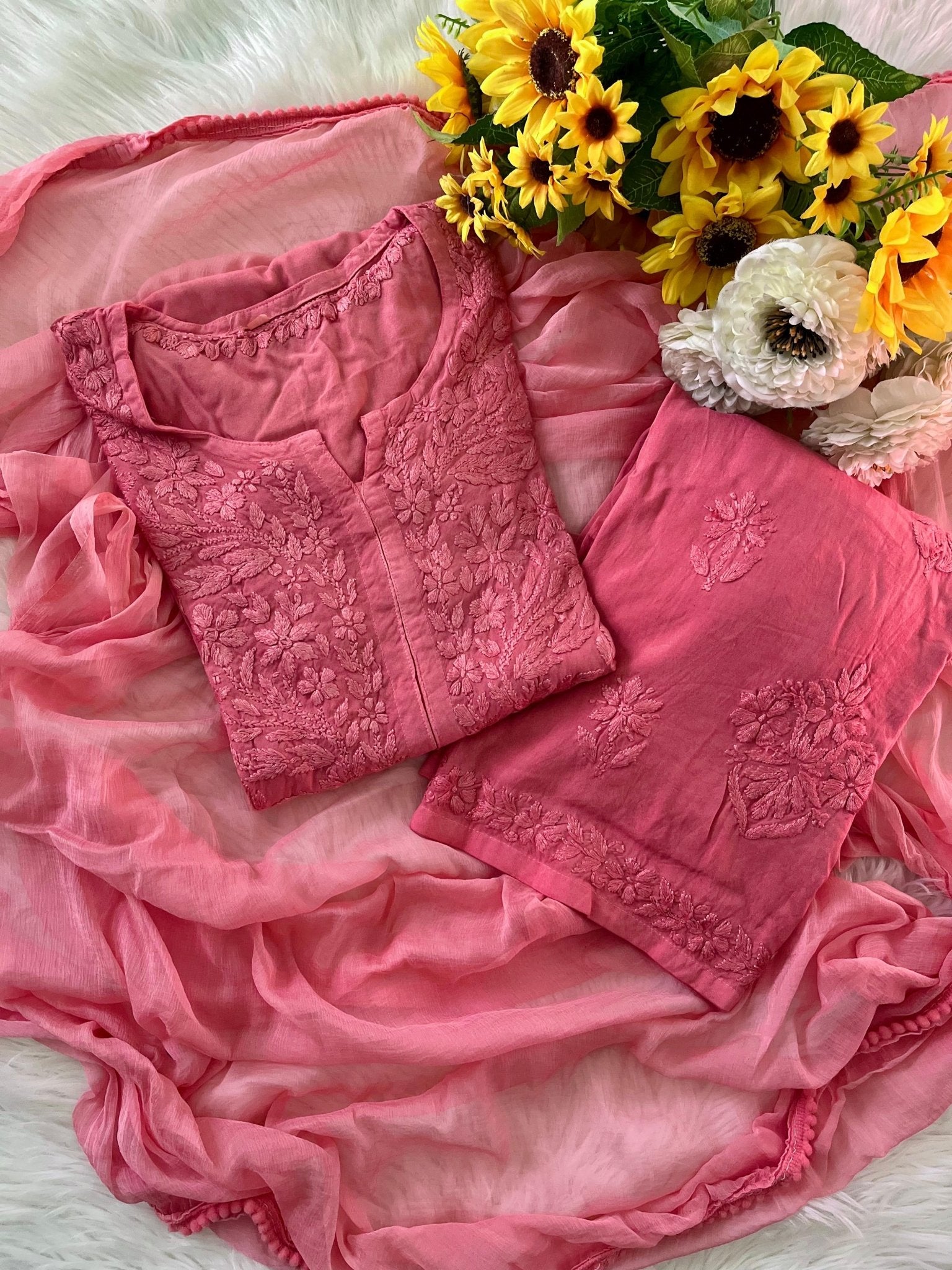 38 / pink