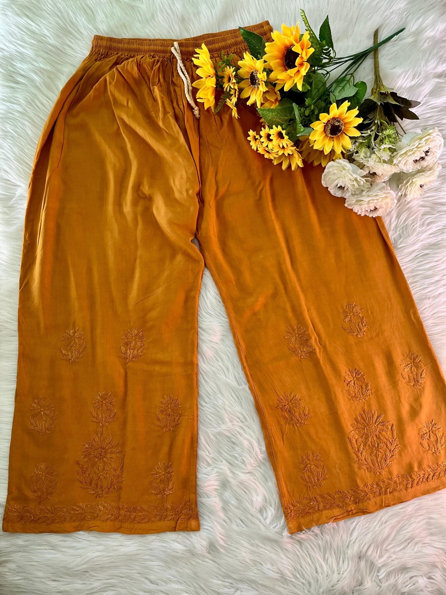 Rangrez Winter Special 2pc Set - Chikankari official