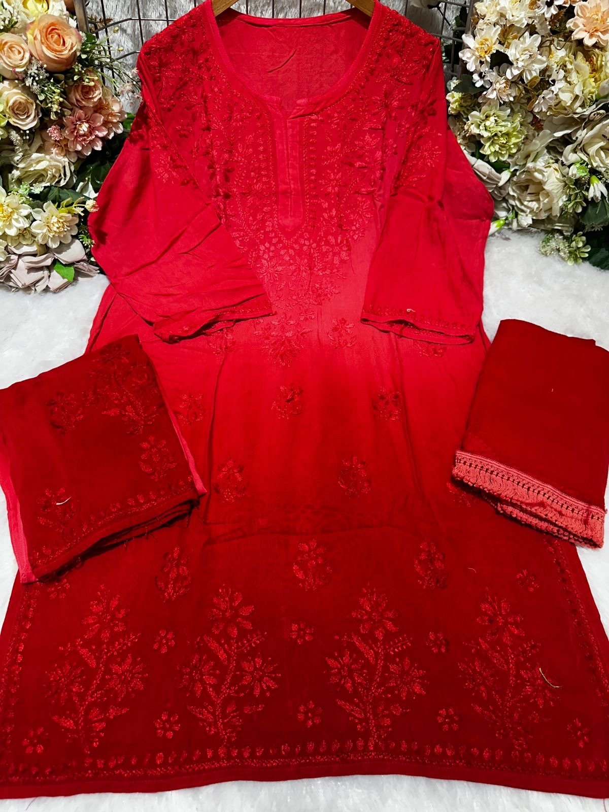 38 / red