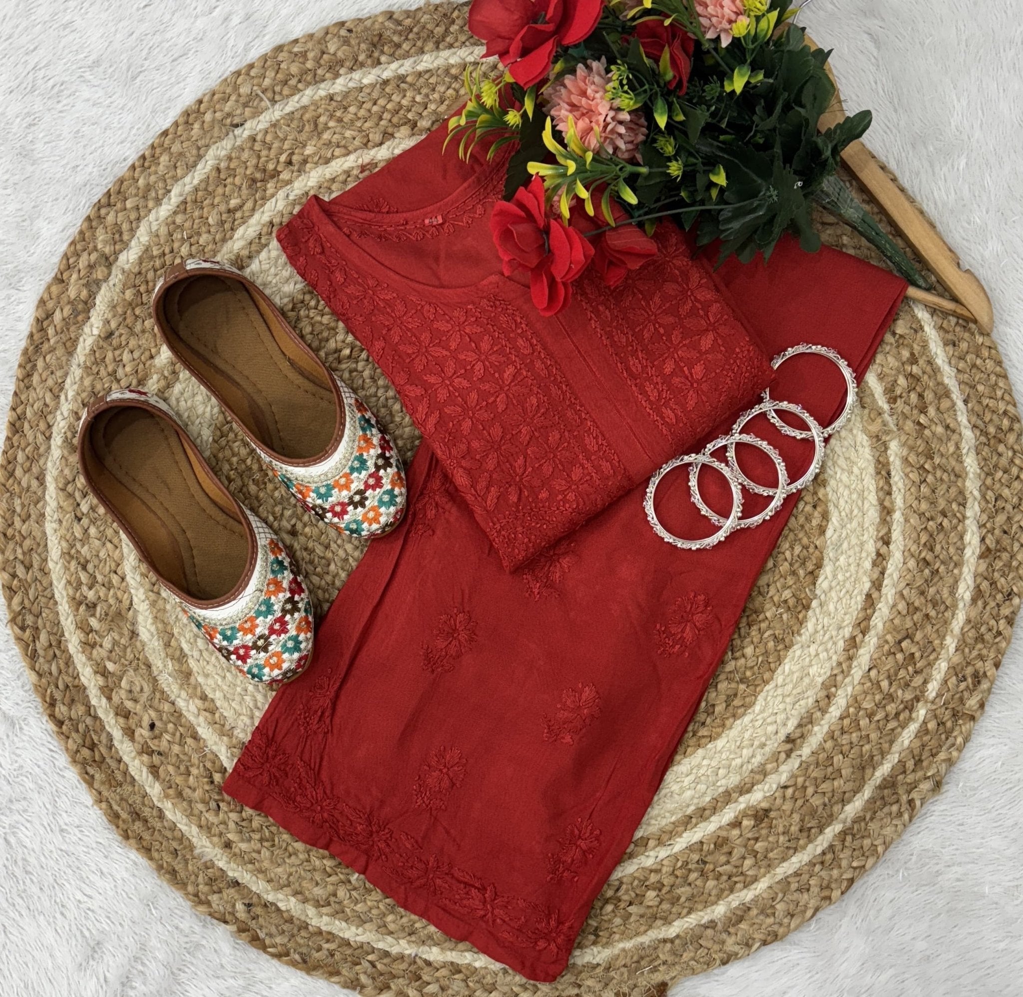 38 / red