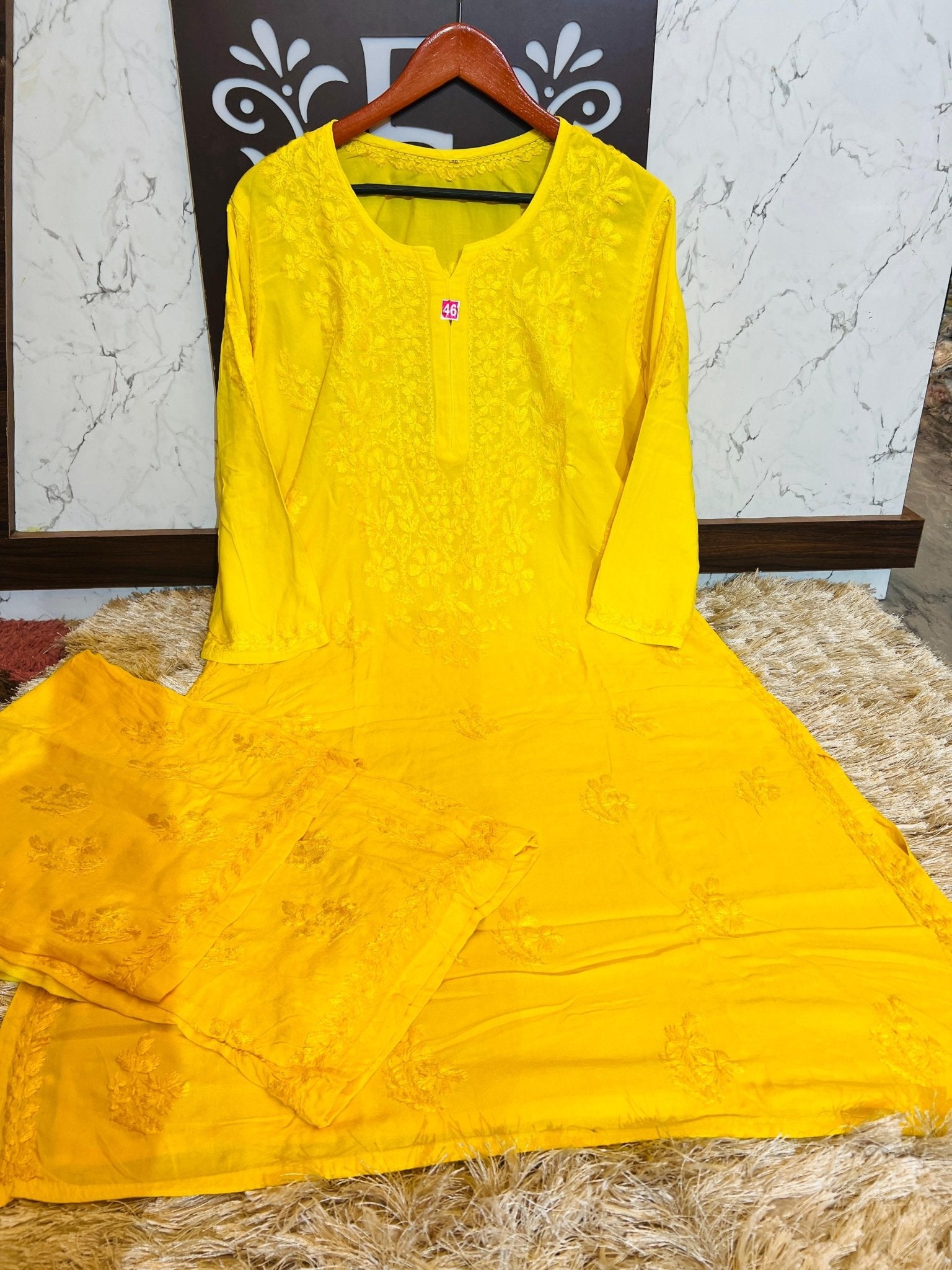 38 / yellow