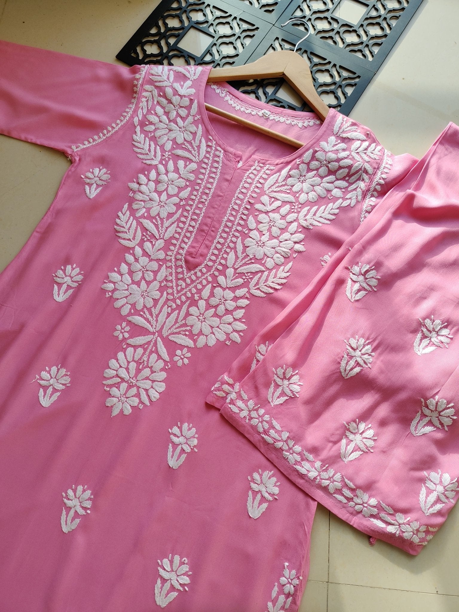 36 / pink