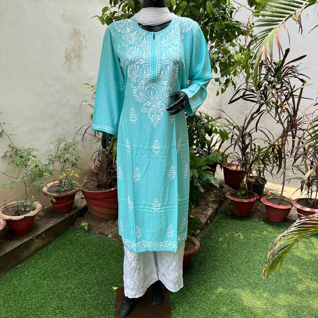 Rayon Gala Buti Made of Chikan threads - Chikankari official