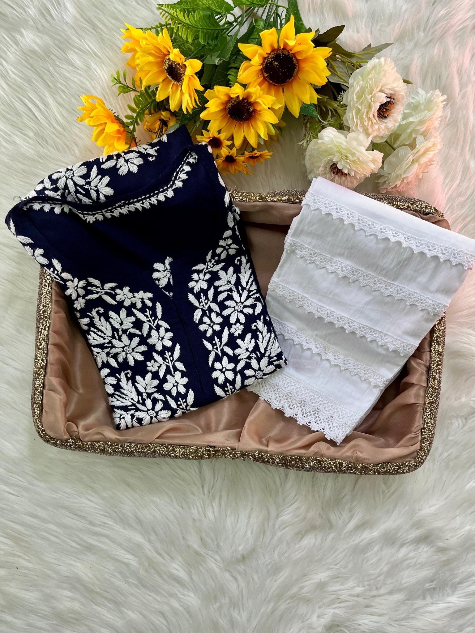 38 / navy blue