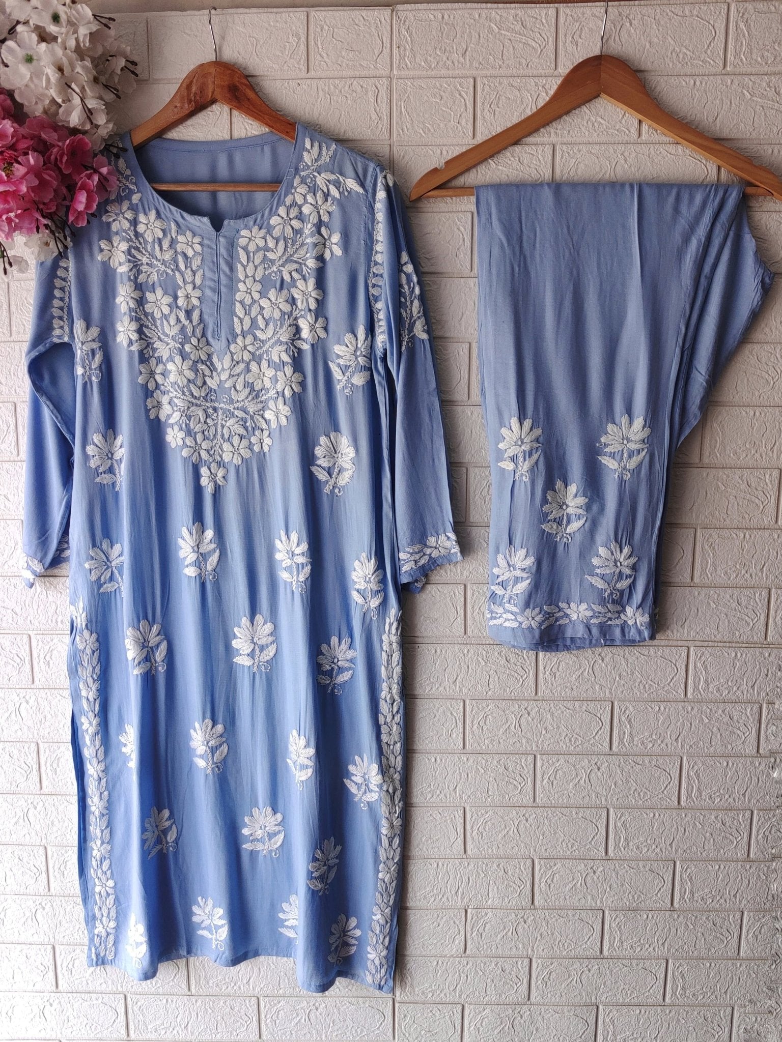 Rayon Highquality Finest White embroidered KurtaSet - Chikankari official