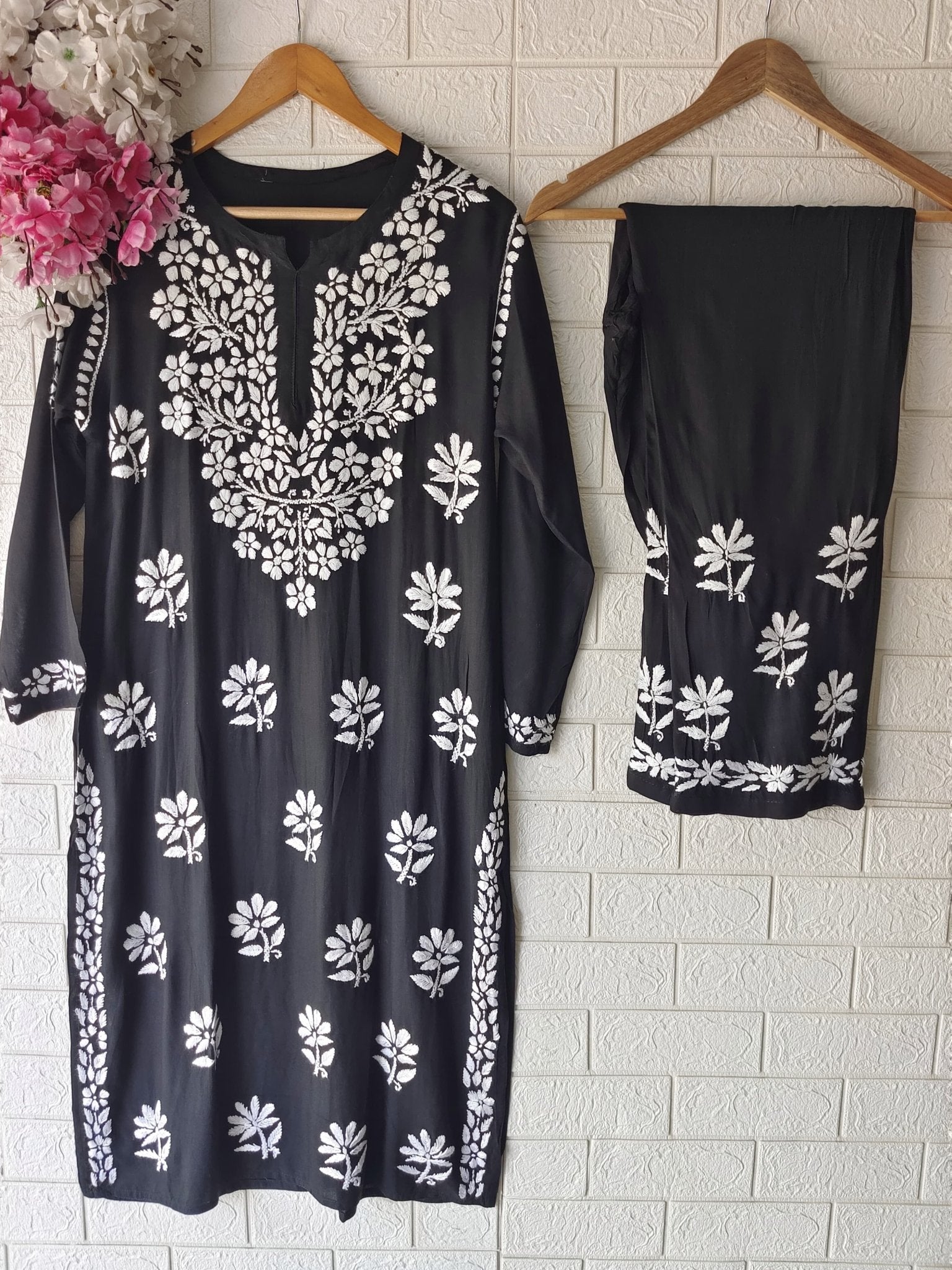 Rayon Highquality Finest White embroidered KurtaSet - Chikankari official